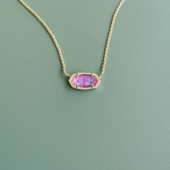 Kendra Scott Elisa Gold Fuchsia Kyocera Opal Necklace. NEW - Picture 2 of 4
